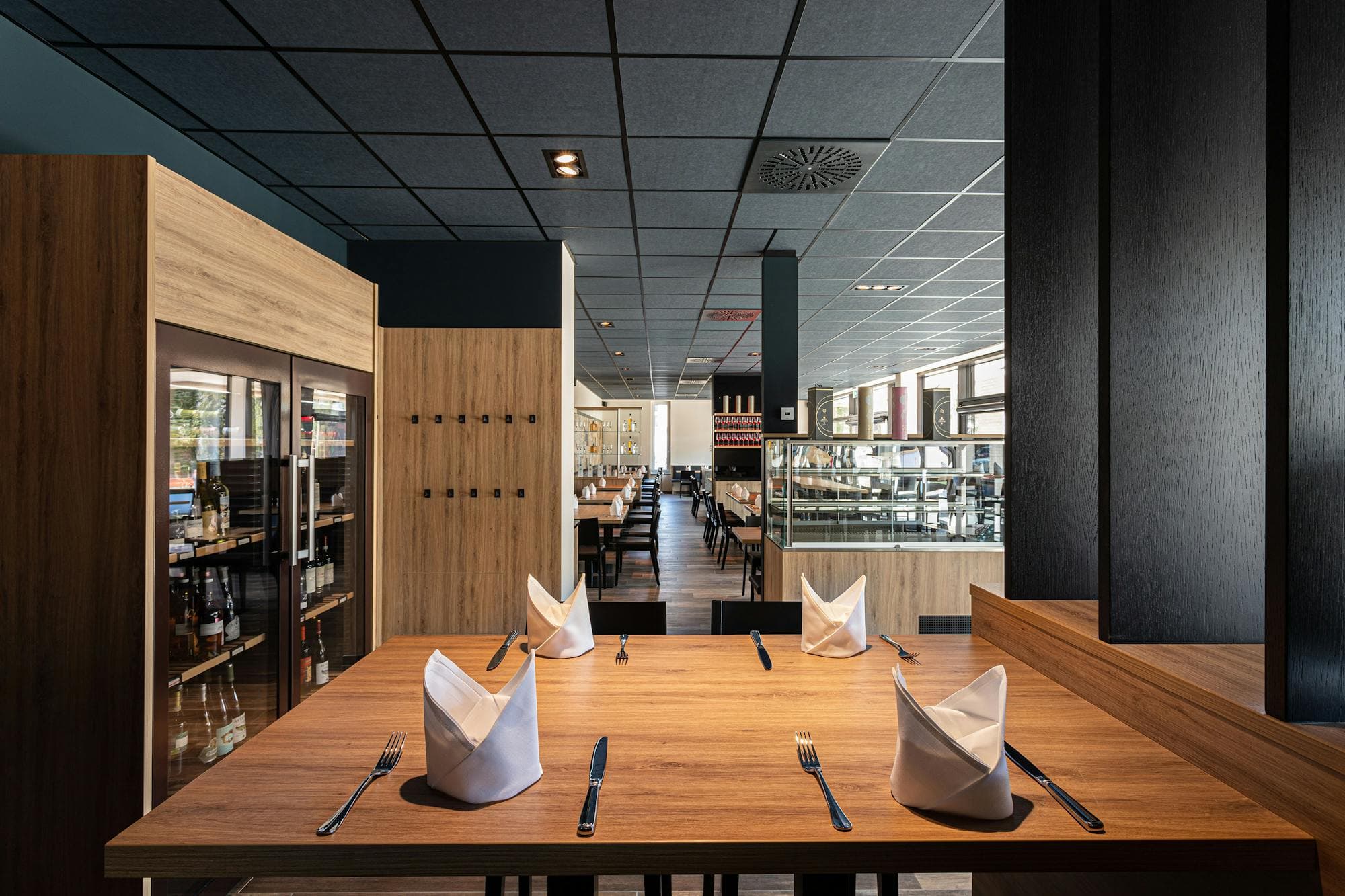 Gediegenes Ambiente in der AMICI Filiale in Haar bei München.